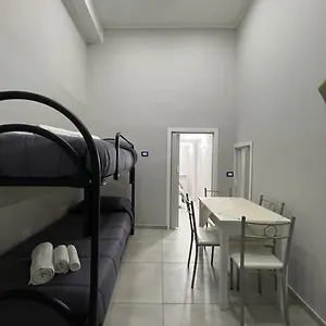 Casa Nennella 2 , Napoli Italia