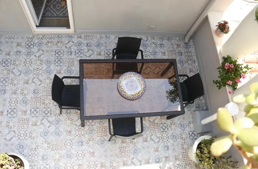 Calefati Gallery Luxury Apartment Bari 0*,
